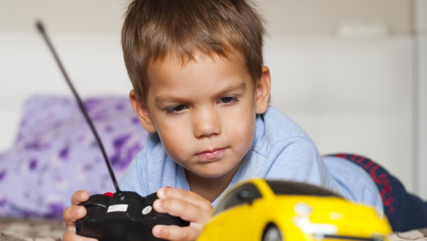 Ab welchem Alter ein ferngesteuertes Auto fürs Kind kaufen?